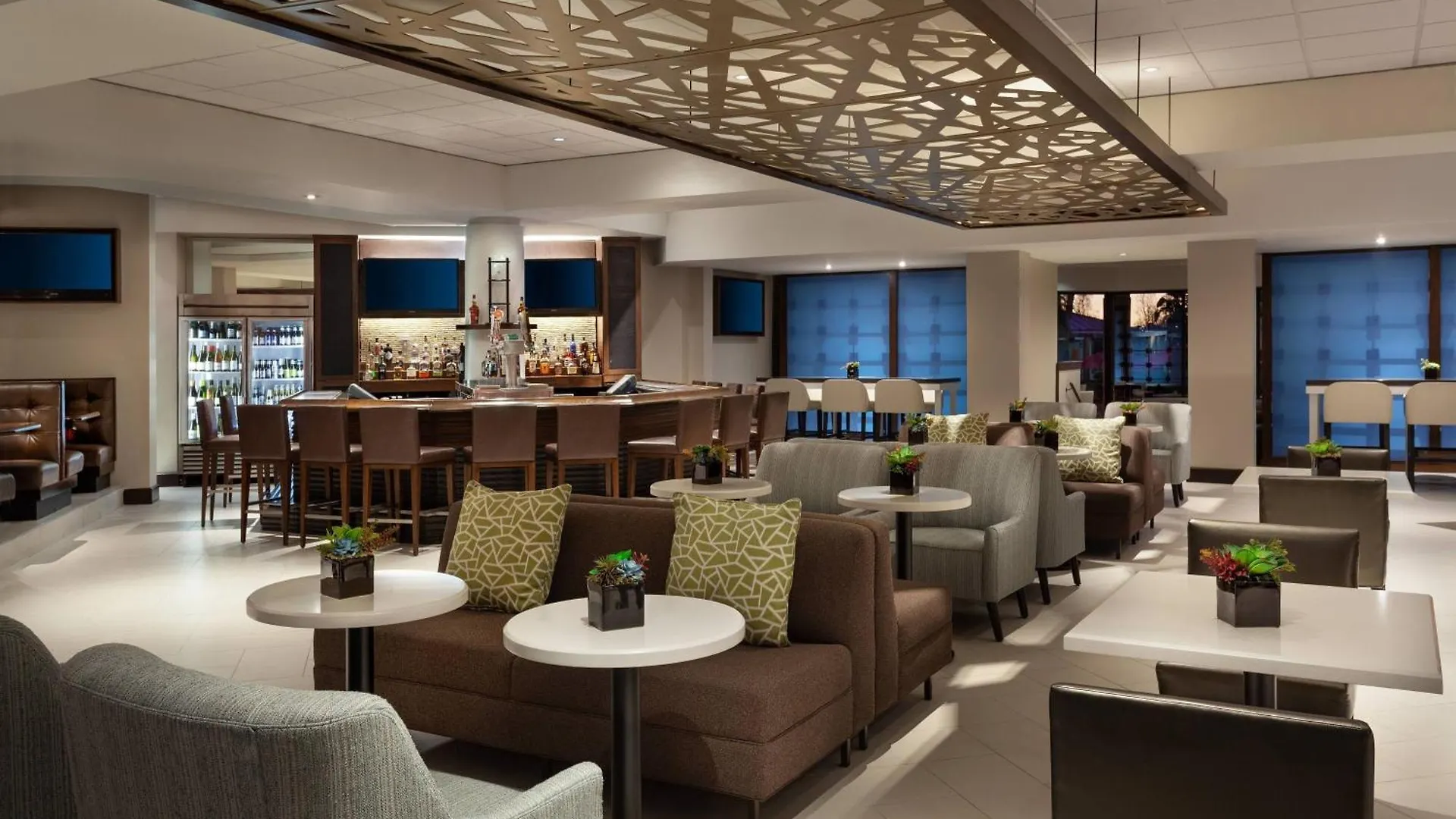 Marriott Orlando Airport Lakeside 4*,