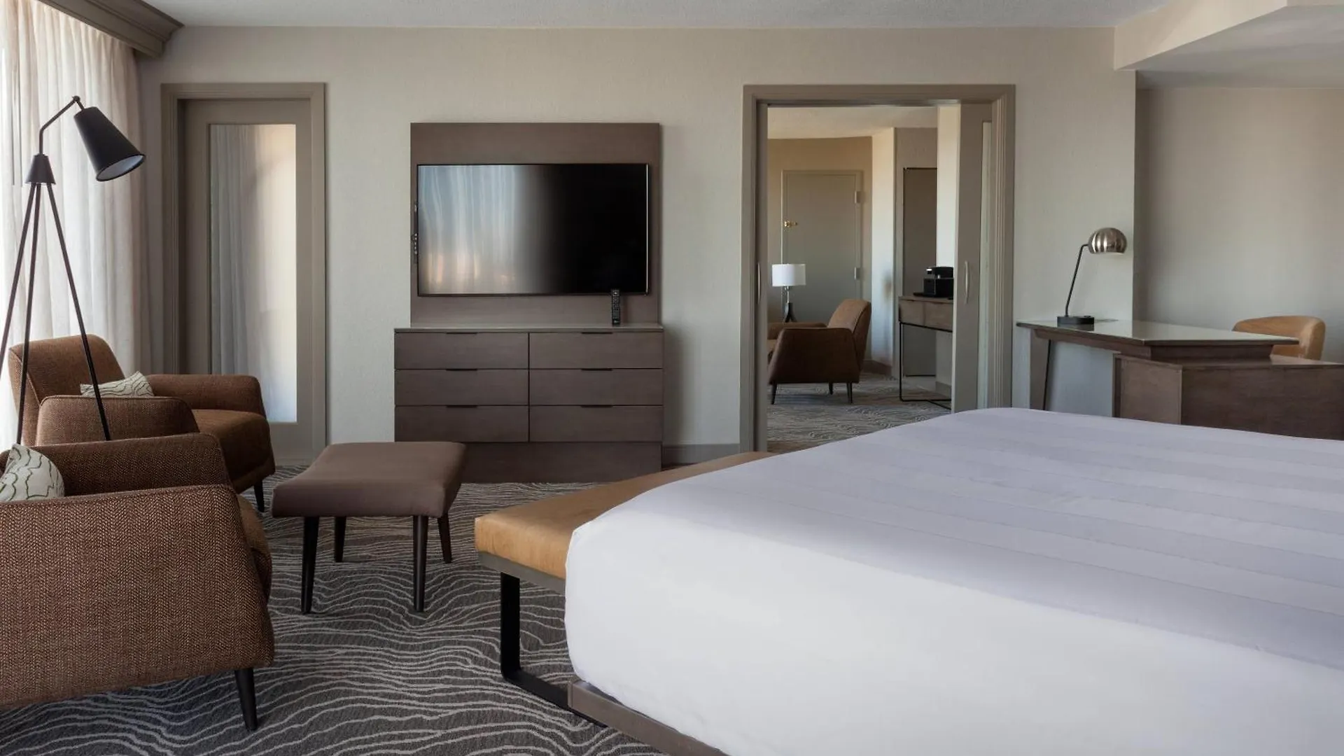 Marriott Orlando Airport Lakeside Hotel